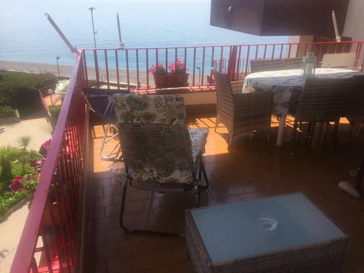 Sea Beach Taormina Apartment Letojanni Esterno foto